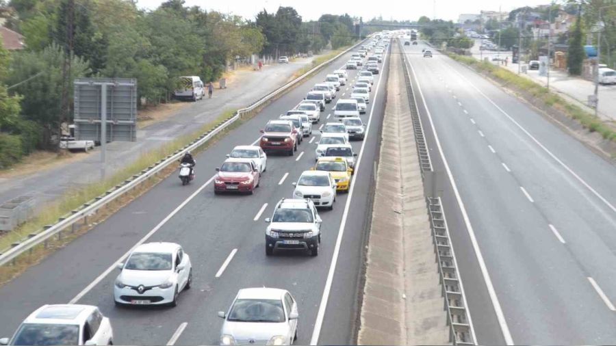Tekirda�-�stanbul yolunda yo�un trafik