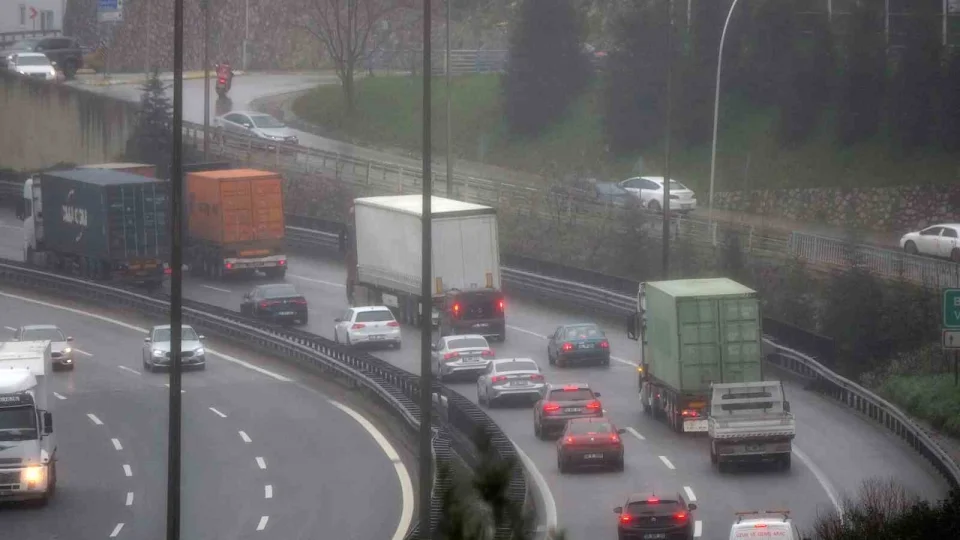 TEM'de bayram yo�unlu�u ba�lad�