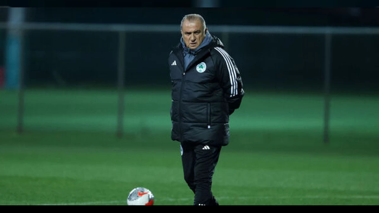 Terim Yunanistan'da ilk sınavını verecek