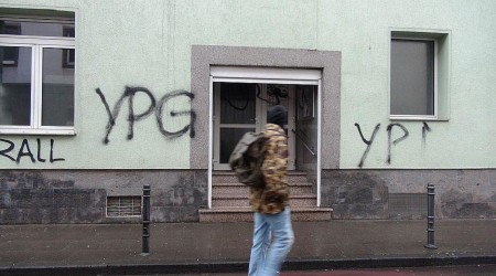 Terör örgütü yandaşlarından camiye saldırı