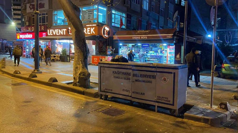 Ter�r soka�a indi: Ka��thane'de silahl� sald�r�: 1 �l�, 2 yaral�