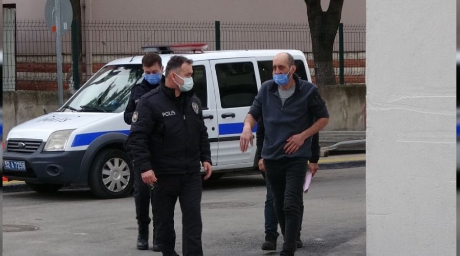 T�p Bayram�'nda sa�l�k �al��anlar�na sald�r�