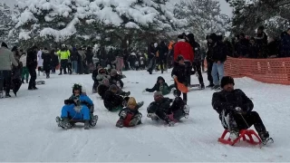 Tokat'ta kızağını alan yaylaya koştu