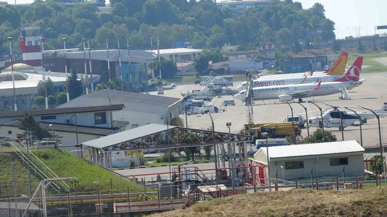 Trabzon Havaliman� bu gece 6 saat u�u�lara kapat�lacak