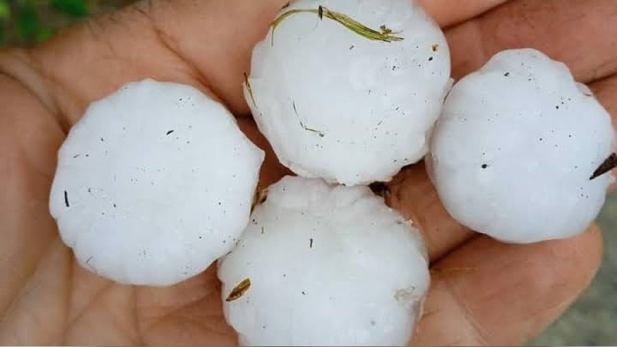 Trabzon'da dolu ya���� etkili oldu