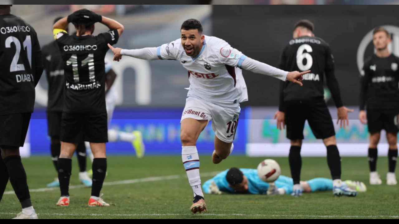 Trabzonspor �stanbul'dan 3 puanla d�nd� 