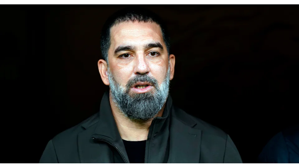 Trabzonspor'un rakibi Arda Turan! 18'lik Sambac� i�in ��lg�n yar��