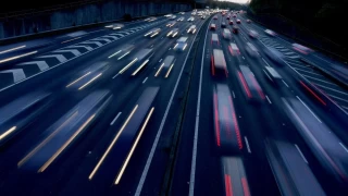 Trafikte yol hipnozu: Farknda olmadan uykuda gibi ara srmek