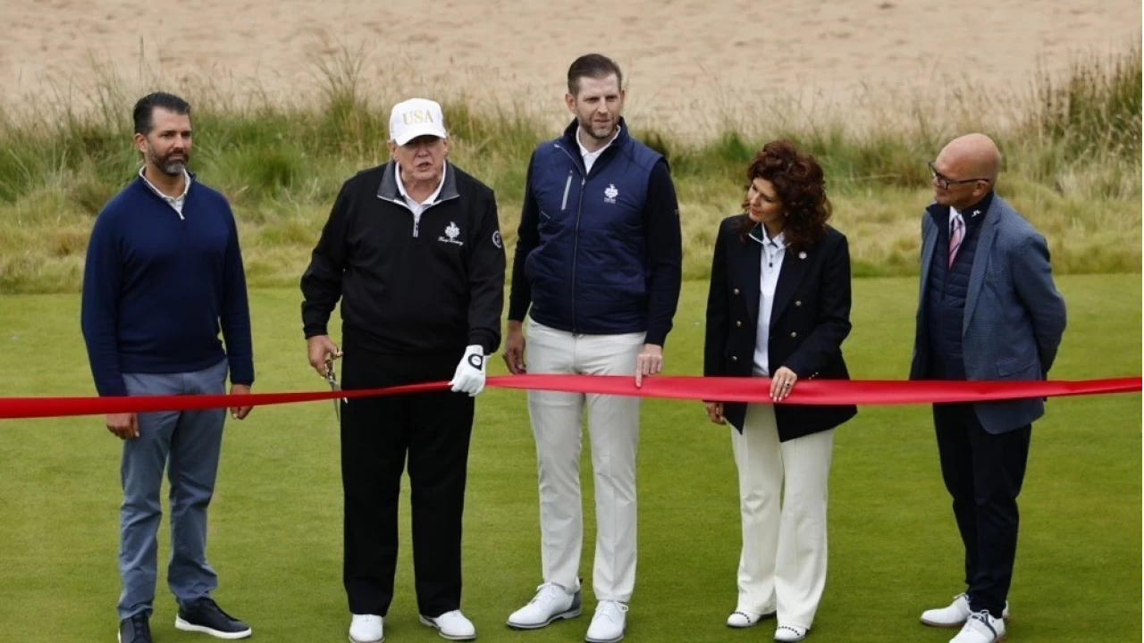 Trump İskoçya'da yeni golf tesisi açtı