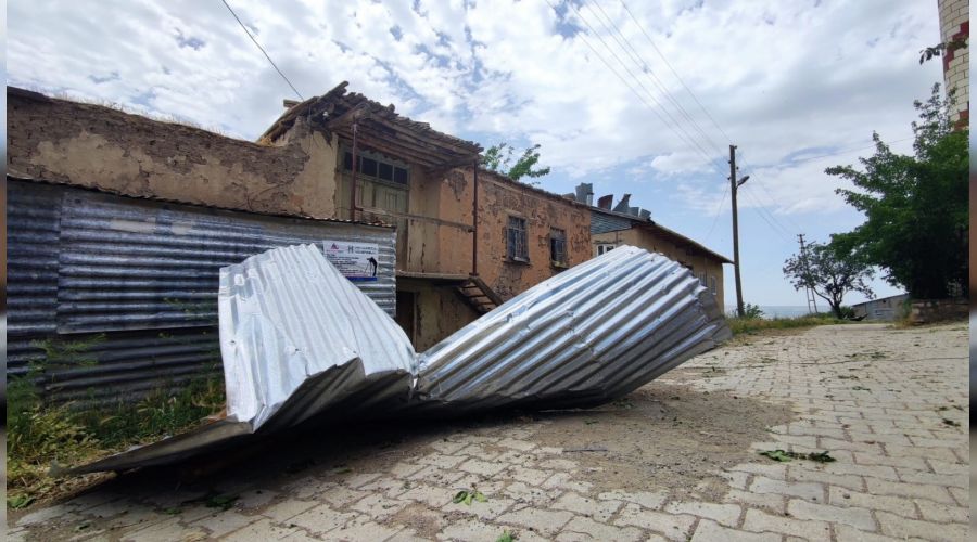 Tunceli'de f�rt�na �at�lar� u�urdu