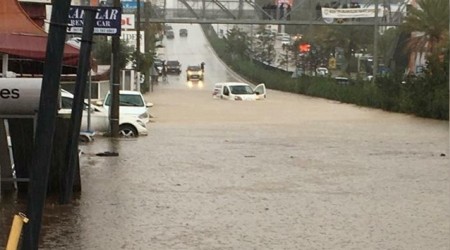 Turizm cenneti Bodrum'u sağanak vurdu