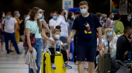 Turizmden ilk 3 ayda 5.5 milyar dolar geldi
