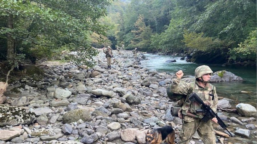 T�rkiye'den Yunanistan'a yasa d��� yollarla ge�meye �al��an 3 ki�i yakaland�