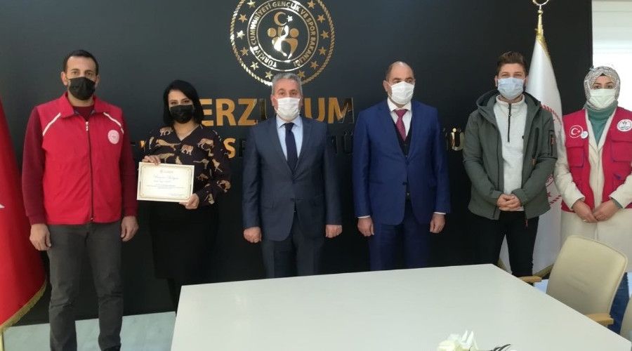 Türkiye'nin en güzel sesleri ödüllendirildi
