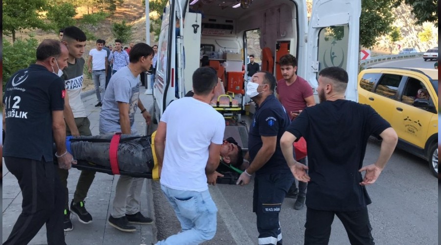 Uçurumdan düşen genç yaralandı