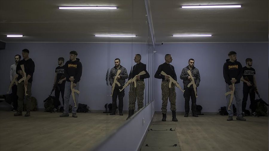 Ukrayna yabancı askerlerin sözleşmelerini uzattı