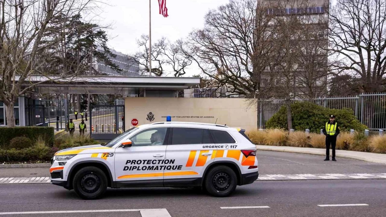 Ukrayna'da barış görüşmeleri Cenevre'de başladı