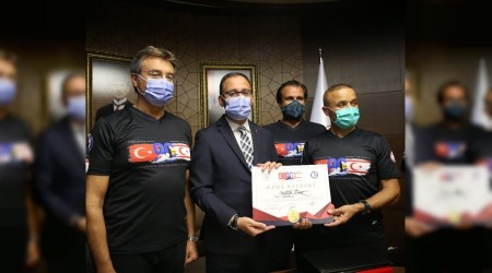 Ülkemizde spor kültürünü yaygınlaştırmak için çaba gösteriyoruz
