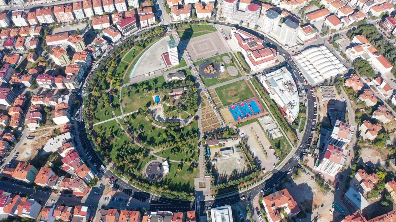 U�ak Atapark: �ehrin nefes alan y�z�