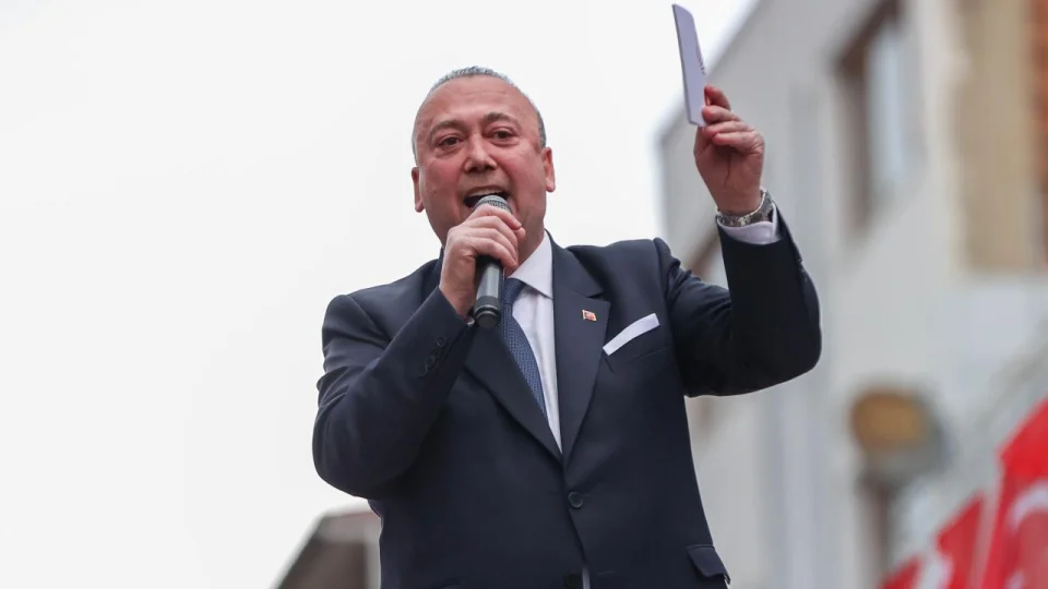 U�ak Belediye Ba�kan� CHP'den ihra� edildi