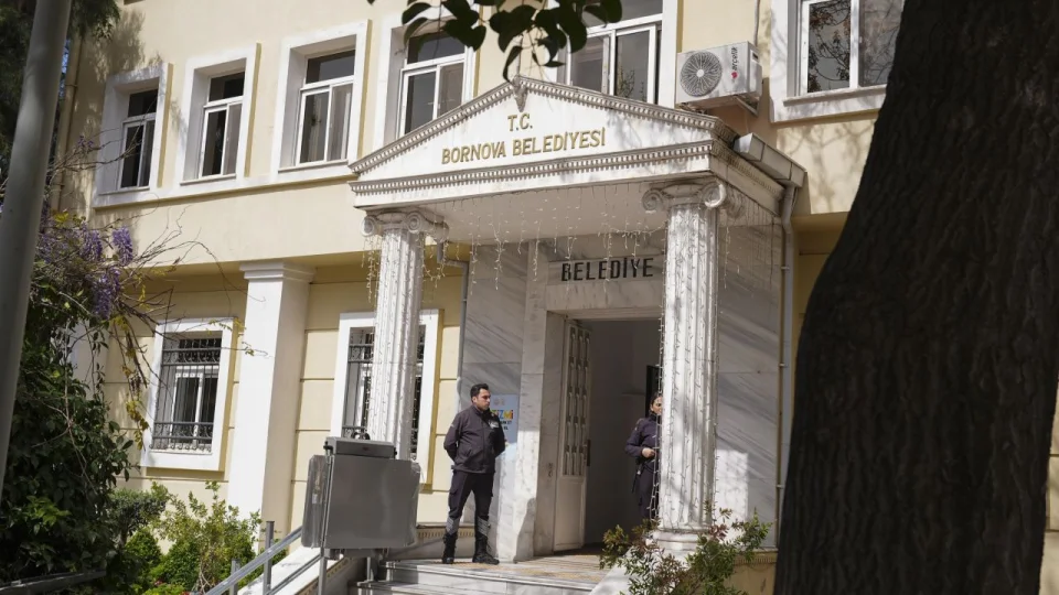 U�ak'taki soru�turma Bornova'ya s��rad�