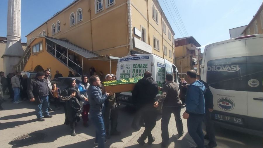 zerine demir kap den ocuk yaamn yitirdi