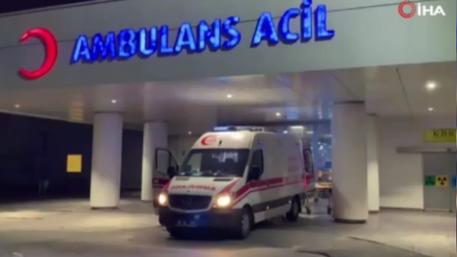 Üzerine komodin devrilen çocuk ağır yaralandı