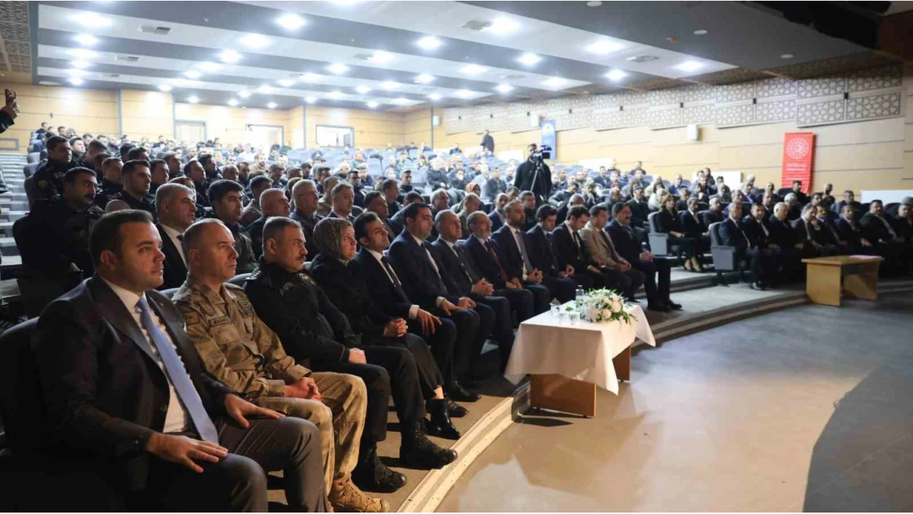 Vali Usta: "Deprem değil, bina öldürür"