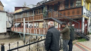 Van �atak'ta a��r� ya��� nedeniyle k�pr� ve �st�ndeki kafe tedbiren kapat�ld�