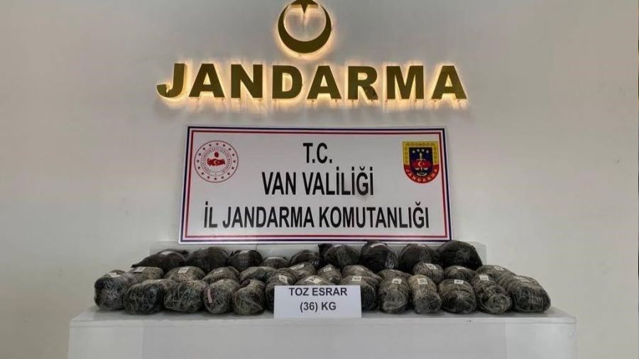 Van'da kayal�klara gizlenmi� esrar ele ge�irildi
