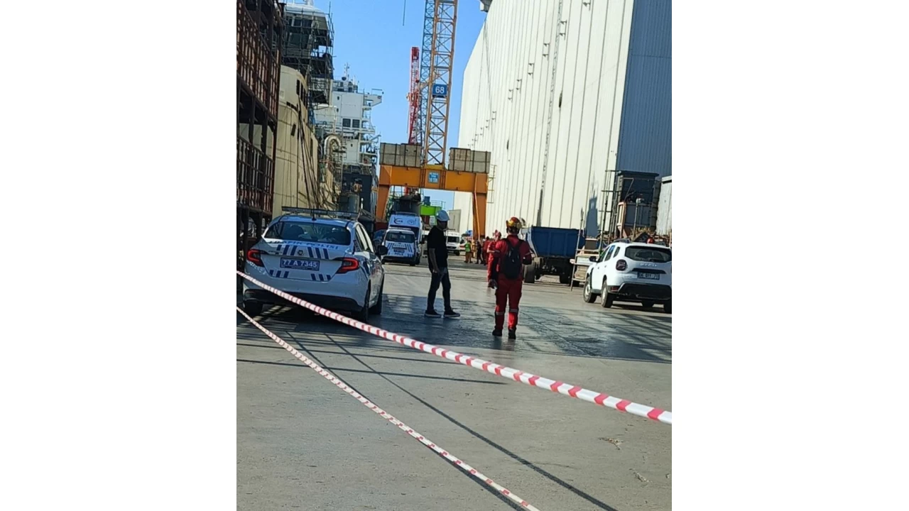 Yalova'da tersanede üzerine vinç düşen işçi hayatını kaybetti