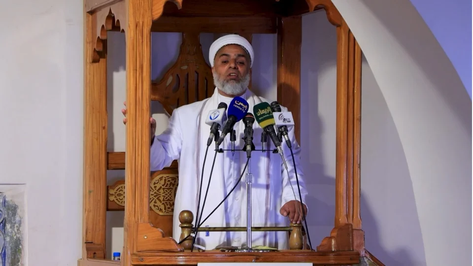 Yemen'den "kutsal beldelere sald�r�" iddias�na sert cevap
