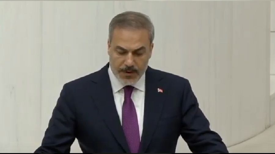 Yeni bakanlar TBMM'de yemin etti