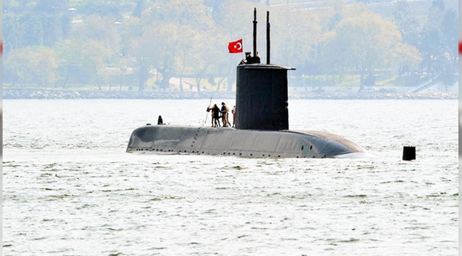 Yeni denizalt�m�z suyla bulu�uyor