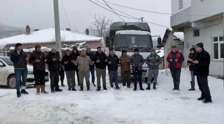 Yenice'den 3 kamyon odun yardımı deprem bölgesine gönderildi