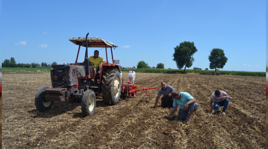 Yer f�st��� toprakla bulu�tu  