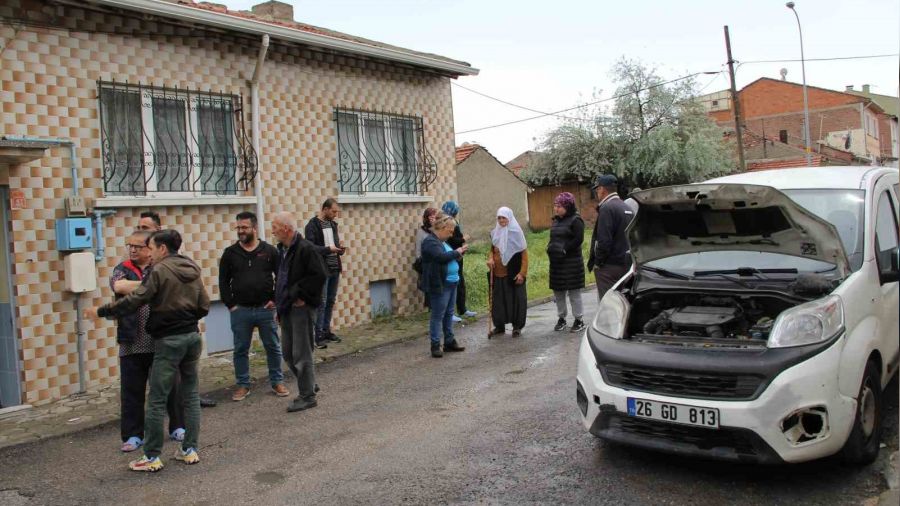 Yıldırım düştü, 100 evin beyaz eşyaları zarar gördü