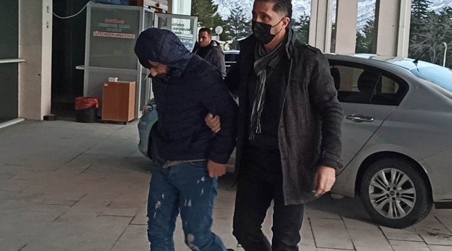 Yolcu otobüsünde bacağına sarılı eroinle yakalandı