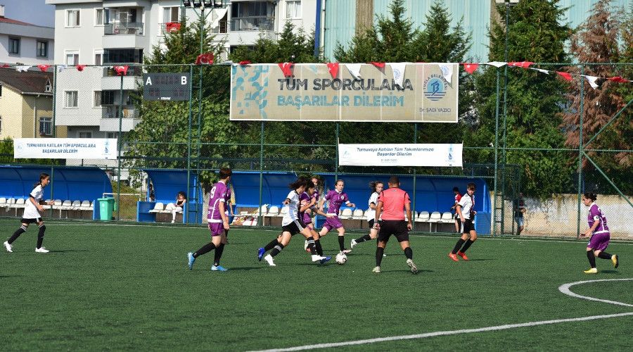 Zafer Bayramı'na özel Kadınlar Futbol Turnuvası