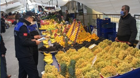 Zeytinburnu'nda akşam pazarı ucuzluğu sabaha çekildi
