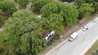 11 kişinin yaralandığı otobüs kazasının olay yeri havadan görüntülendi