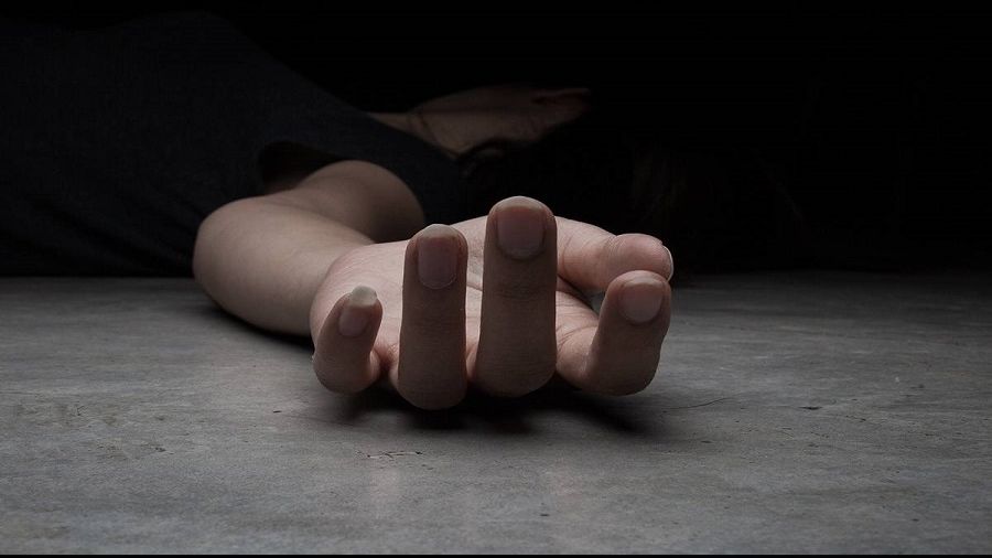 18 yaşındaki genç kız arkadaş kurbanı oldu