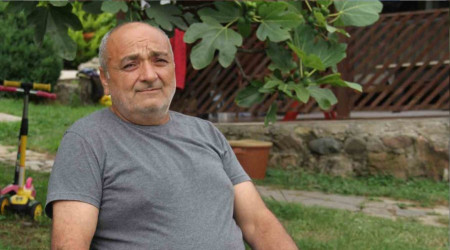 18 yıl boyunca karnında ameliyatta unutulan 3 parça gazlı bezle yaşadı