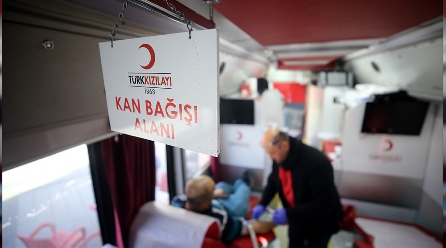 2.2 milyon kişi kan bağışladı