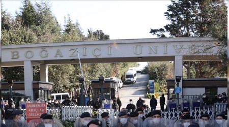 23 öğrenci gösterilerde öldü