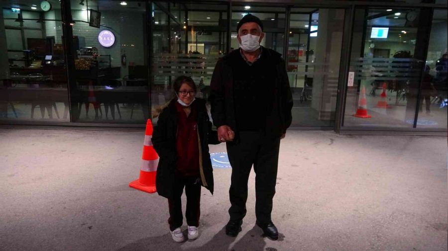 9 ��renci yedi�i tavuk d�nerden zehirlendi