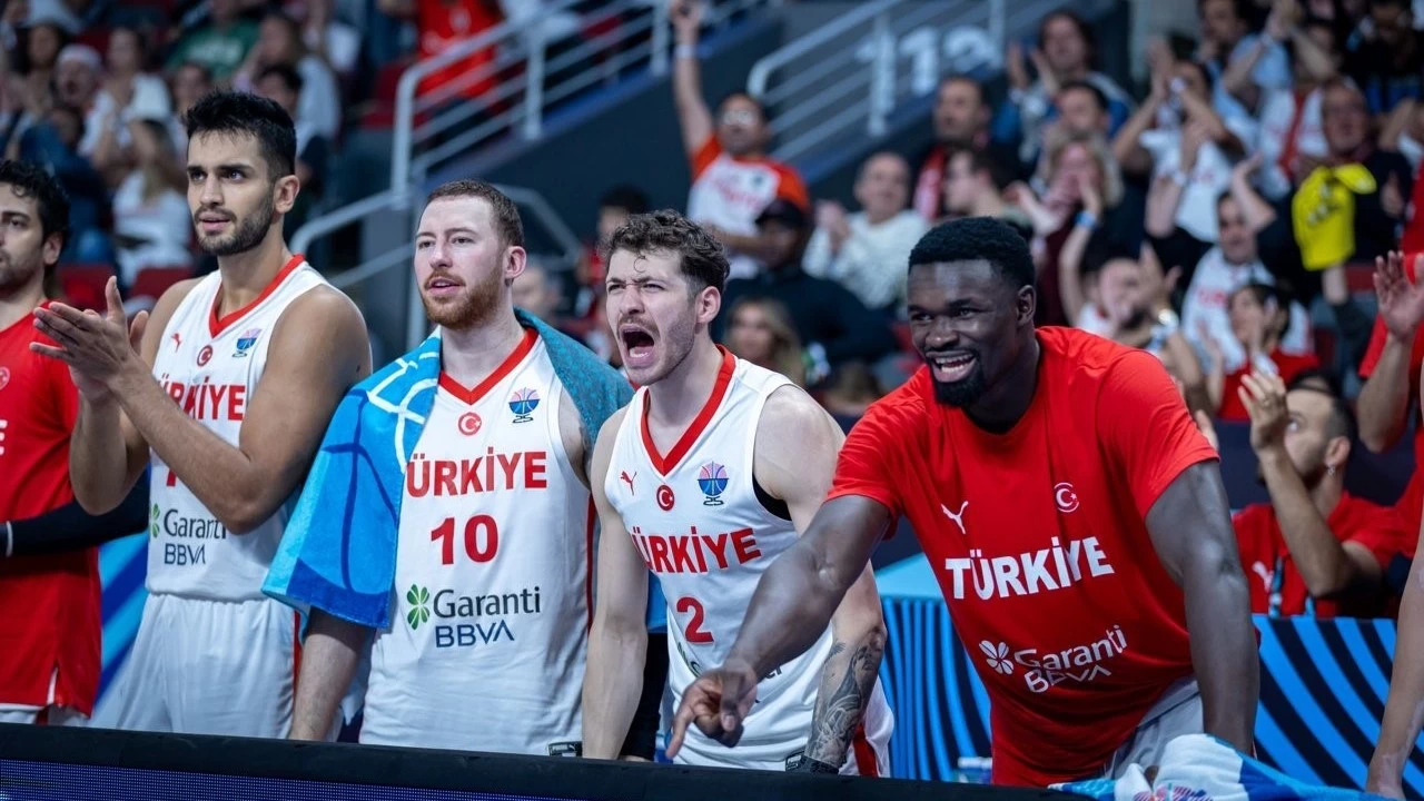 A Milli Erkek Basketbol Takımı'ndan 41 sayılık fark