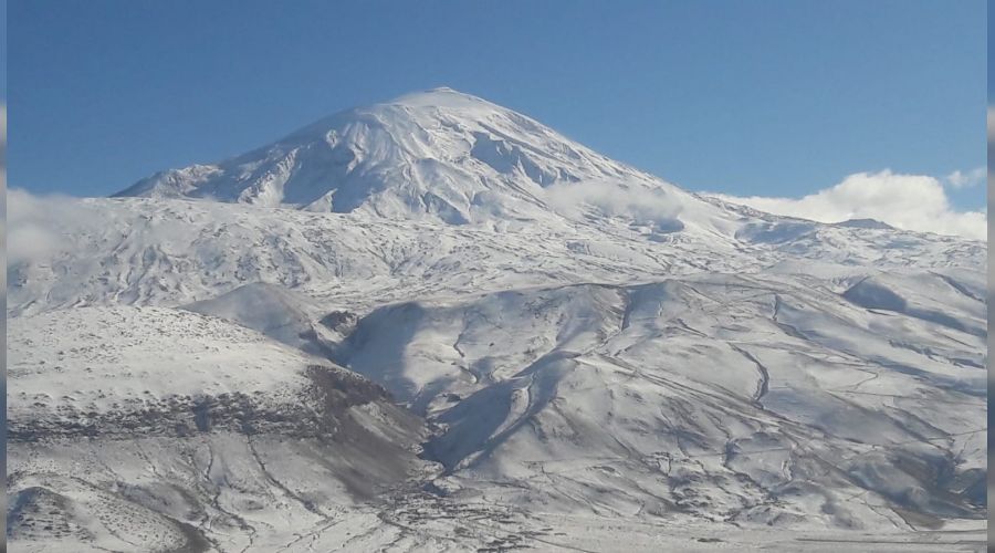 A�r� Da�� beyaz gelinli�ini giydi