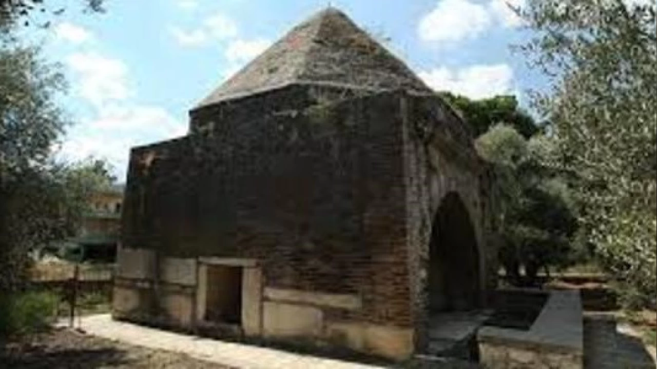 Ahi Bayram T�rbesi