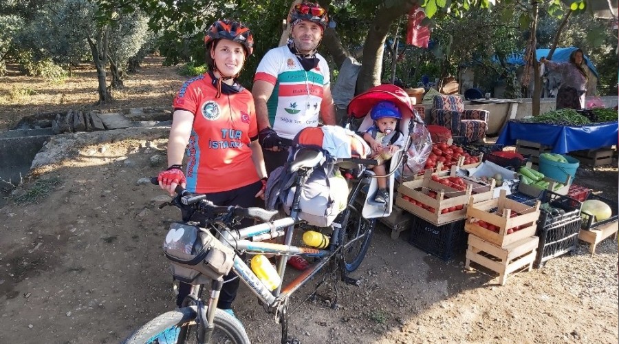 Aile boyu pedal �eviriyorlar